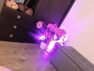 Offline queen-liana on CamSoda