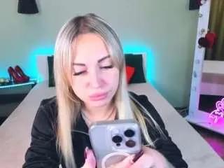 queenpoisons on CamSoda 