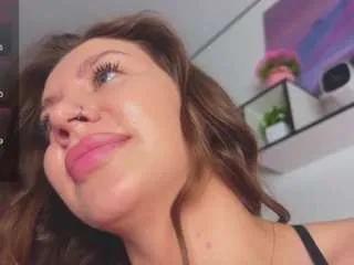 risenangel on CamSoda