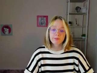 Offline rocket-bunnyy on CamSoda