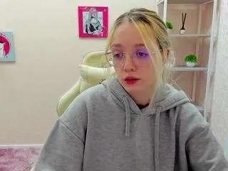 Offline rocket-bunnyy on CamSoda