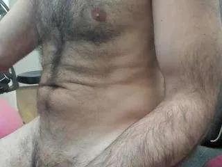 russian-bear-hunk on CamSoda 