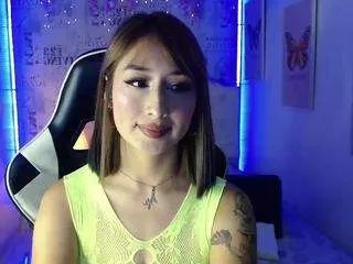 sara-martin on CamSoda 