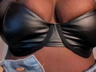 savannahstorm on CamSoda