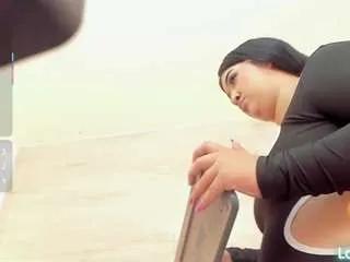 Offline shanon-hughes on CamSoda