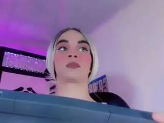 Offline sophie-miaa on CamSoda