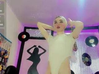 Offline sophie-miaa on CamSoda