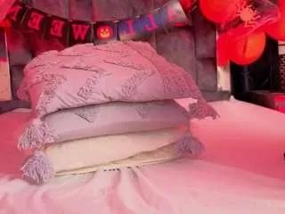 Offline stellahoorny on CamSoda