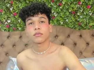 sweetboyx on CamSoda 