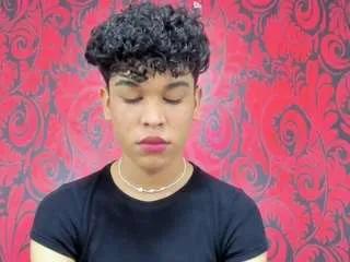 sweetboyx on CamSoda 