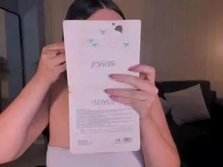 Offline victoria-18 on CamSoda
