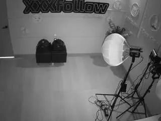 Offline voyeurcam-jb-xfollow on CamSoda