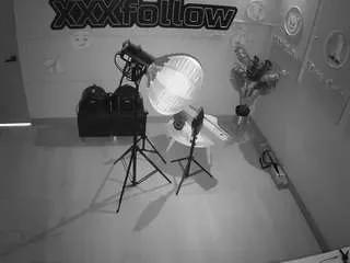 Offline voyeurcam-jb-xfollow on CamSoda