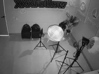 Offline voyeurcam-jb-xfollow on CamSoda