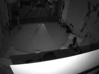 Offline voyeurcam-jb-xfollow on CamSoda