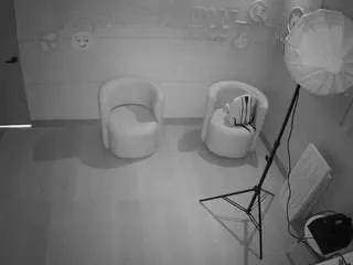 Offline voyeurcam-jb-xfollow on CamSoda