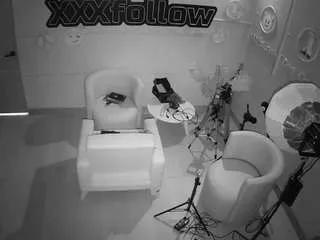 Offline voyeurcam-jb-xfollow on CamSoda
