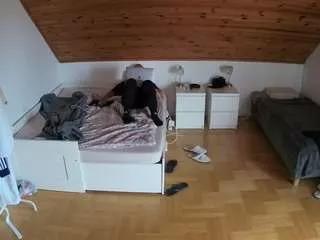 Freechat voyeurcam-julmodels-greybed-3 on CamSoda