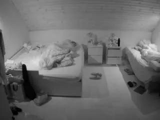 Freechat voyeurcam-julmodels-greybed-3 on CamSoda