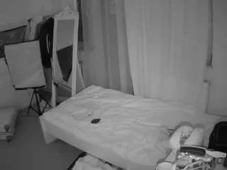 Offline voyeurcam-julmodels-reallife-3 on CamSoda