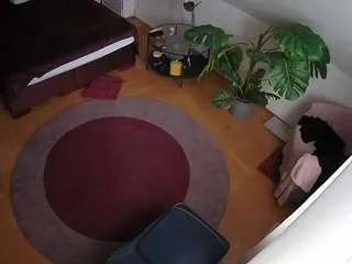 voyeurcam-julmodels-whitebed-5 on CamSoda