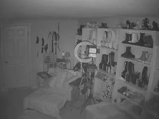 voyeurcam-missoliviablack-03