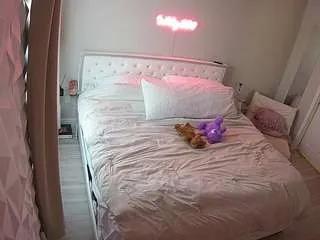 Freechat voyeurcam-whitneyoc-01 on CamSoda