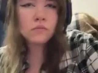 xxtypicalqueenxx on CamSoda 