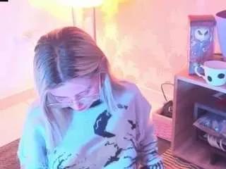 Offline yukky-kuran on CamSoda