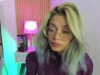 Offline yukky-kuran on CamSoda