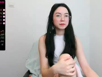 jinnloveu on Chaturbate 