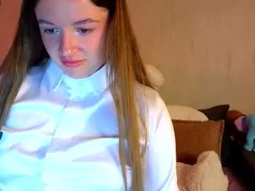 roraline_lov on Chaturbate 