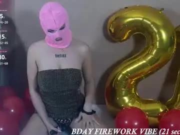 Silly zoeythepinkmask from Chaturbate gets her body penetrated online! zoeythepinkmask from Chaturbate