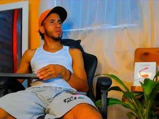 Offline alex_smithc on Flirt4Free