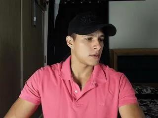 Offline andy_corleone on Flirt4Free
