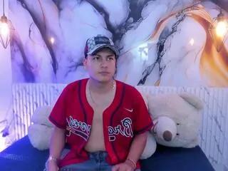 Offline arthur_saiin on Flirt4Free