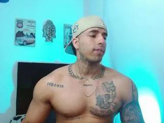 Offline darius_phoenixx on Flirt4Free
