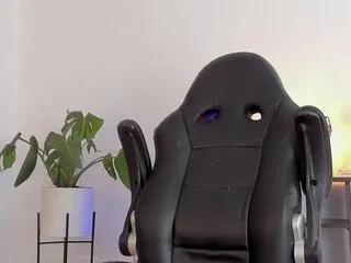 Offline devonn_scott on Flirt4Free
