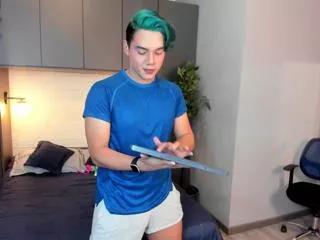 Freechat dyllan_cooper on Flirt4Free