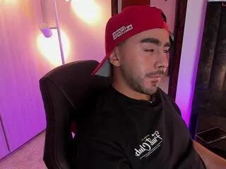 Offline elvis_houston on Flirt4Free