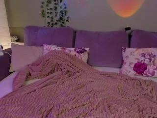 Offline emily_rozzy on Flirt4Free