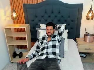 Away hamilton_smiith on Flirt4Free