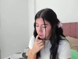 Offline ivii_sweet on Flirt4Free