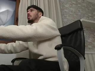 Freechat jakob_dean on Flirt4Free