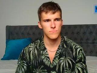 Freechat joel_lopez on Flirt4Free