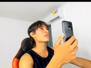 Offline kenshi_roa on Flirt4Free