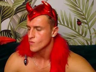 Offline leo_cavalli on Flirt4Free