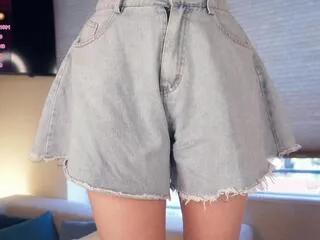 Freechat lois_below on Flirt4Free