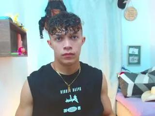 lucas_luxx on Flirt4Free