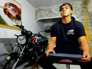 Offline luis_cardona on Flirt4Free